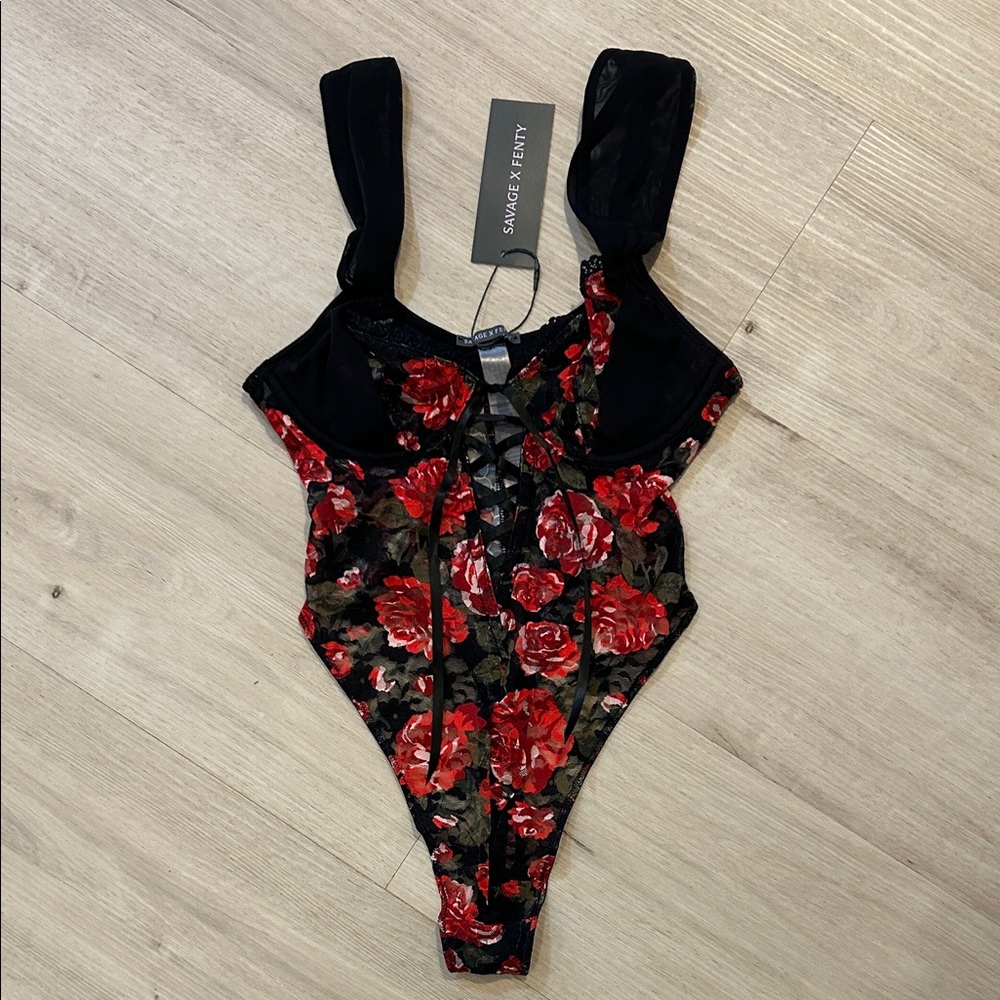 NWT Savage X Fenty sinful rose printed lace underwire teddy in black caviar